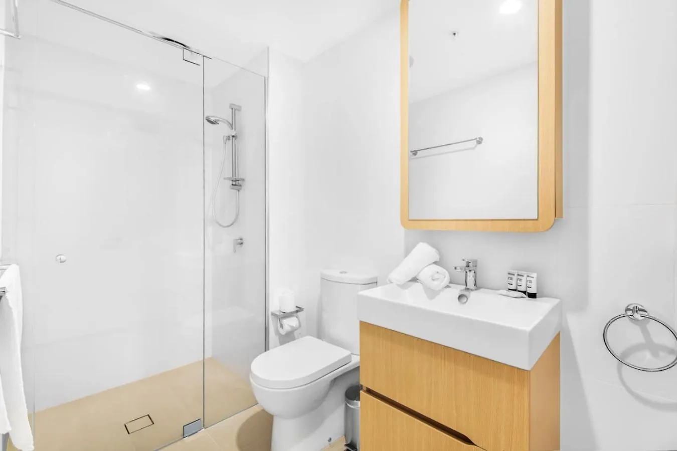 Stunning Getaway One King Bed With Unlimited Wi-Fi Lejlighed Brisbane