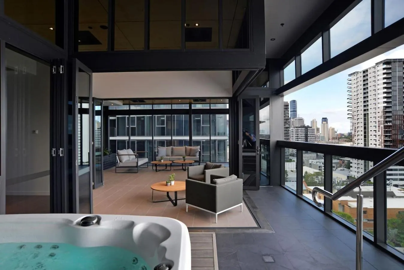 Stunning Getaway One King Bed With Unlimited Wi-Fi Lejlighed Brisbane